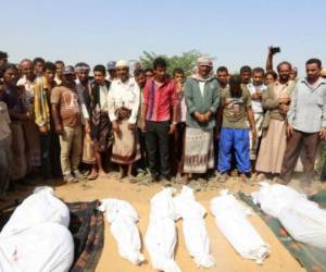 Los bombardeos apuntaron contra un edificio en la capital, controlado por los rebeldes. /Foto AFP/