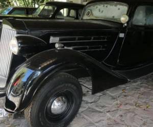 El expresidente nacionalista Tiburcio Carías utilizó el Sedan Limusina Packard 12 durante su mandato. Hoy el carro está en un museo.