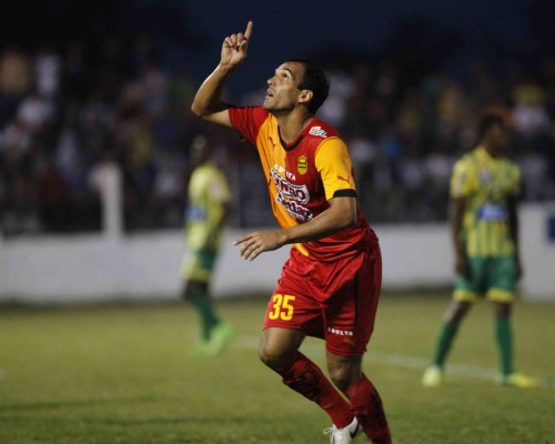 Real España vence al Parrillas One con triplete de Cardozo