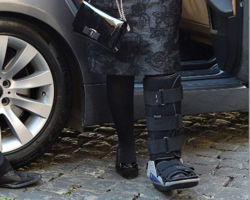 Presidenta argentina sufre esguince de tobillo en Roma