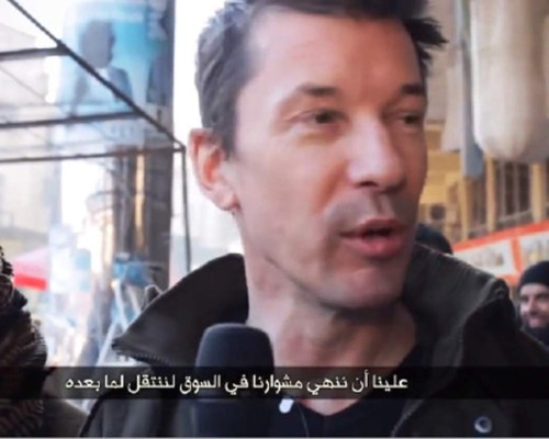 VIDEO: John Cantlie, el rehén inglés de ISIS, le hace propaganda al grupo