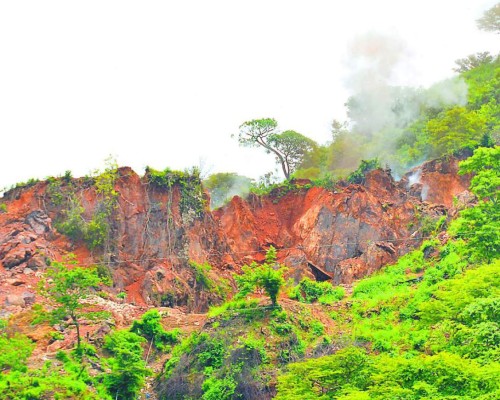 En dos semanas rescatarán a ocho hondureños soterrados en mina