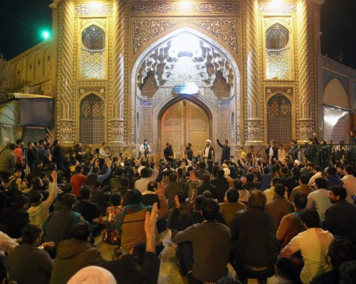 FOTOS: Irán se escuda en su fe y eleva oraciones por coronavirus