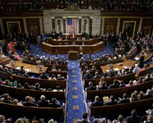 Cámara baja de EEUU aprueba reforma policial; el Senado se opone