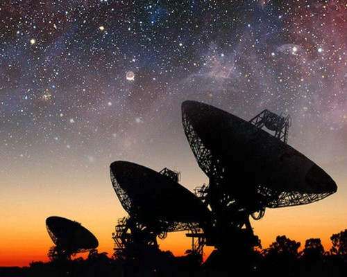 ¿Hay alguien allá afuera? Astrofísicos quieren enviar señales al espacio