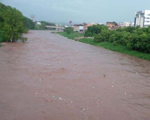 Un muerto, tres desaparecidos y 113 evacuados por lluvias en Honduras