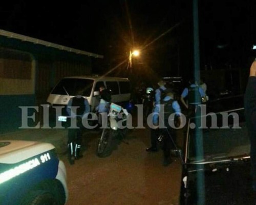 Policía recopila evidencia en lugar de masacre que dejó cuatro muertos en colonia Mirador de Oriente