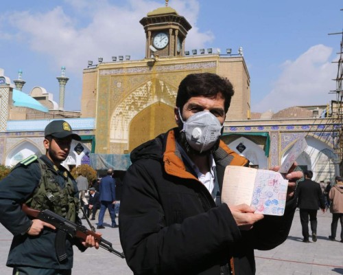 FOTOS: Irán se escuda en su fe y eleva oraciones por coronavirus