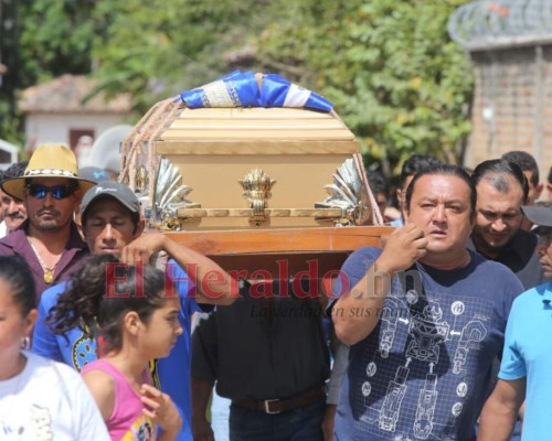 FOTOS: Consternación y llanto en velorio de exalcalde de Nueva Armenia