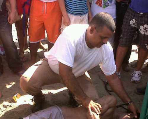 Rescatan cadáver de joven excursionista en playa de Tela