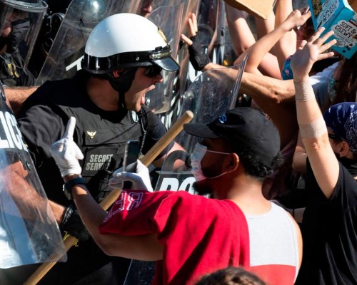 Un muerto y un herido en mitin antiracista en Estados Unidos&nbsp;&nbsp;