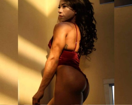 El impresionante cuerpo de Ivonne Ponce, la primera fisicoculturista profesional de Honduras