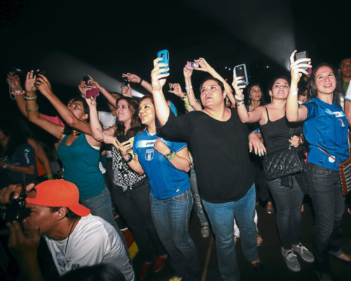 Luis Fonsi cumplió: regaló una noche de romance y energía en Honduras