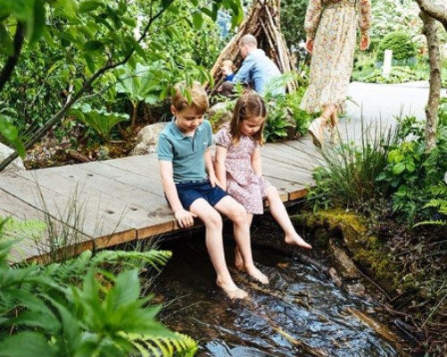 FOTOS: El tierno paseo del príncipe William, Kate y sus hijos entre la naturaleza