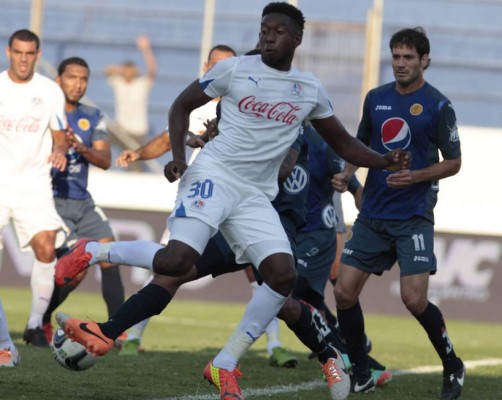 Olimpia le gana el clásico a Motagua con polémico gol