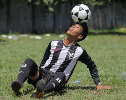 Hondureño a las reservas del Manchester United