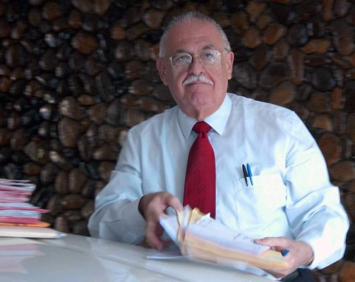 Juramentan a peritos para la causa judicial contra Rosenthal