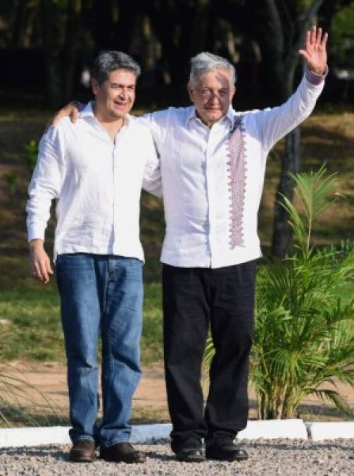 FOTOS: Risas y complicidad entre Juan Orlando y López Obrador, durante encuentro en México