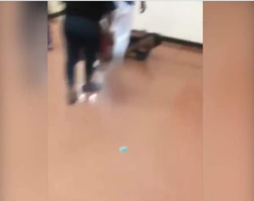 Un hombre intentó violar a menor en centro comercial y apareció el padre de la niña