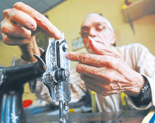 Don Juan, el sastre que ha puesto firmes a los presidentes de Honduras