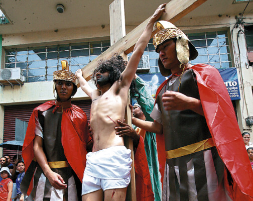 Honduras: Fieles reviven la pasión y la fe con el Vía Crucis bíblico