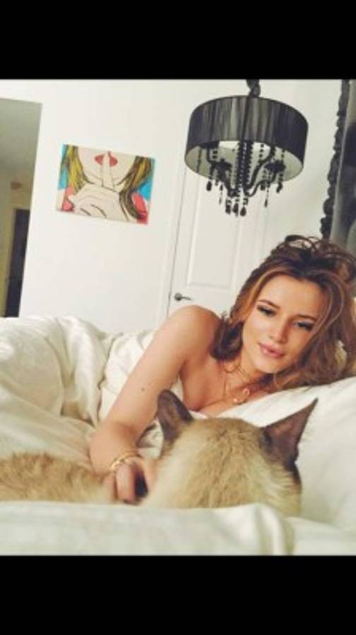 Bella Thorne enciende las redes con foto sin ropa