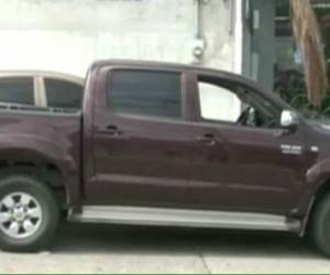 En el interior de este vehículo quedó el guardaespaldas asesinado la tarde de este lunes en el bario Río de Piedras de San Pedro Sula. Noticias de Honduras/ Sucesos de Honduras/ El Heraldo Honduras.