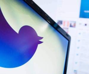Tanto Twitter como otras redes sociales han estado probando diferentes maneras de eliminar contenidos ofensivos y de odio mientras las plataformas permanecen abiertas.