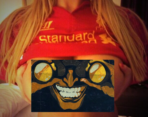 Aficionada nudista del Livepool calienta las redes sociales