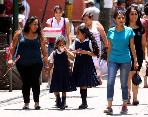¡Felicidades a las madres capitalinas en este día!