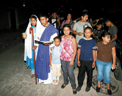 Peregrinos reciben alojamiento en los hogares capitalinos