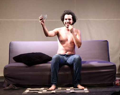 Luchas indistintas en 'La voz humana”