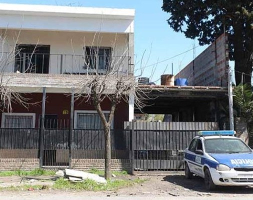 Hermanos matan a sus padres, abusan sexualmente de ellos y se comen parte de un cuerpo