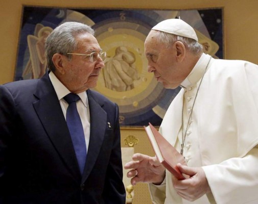 Cuba indulta presos ante arribo del papa Francisco