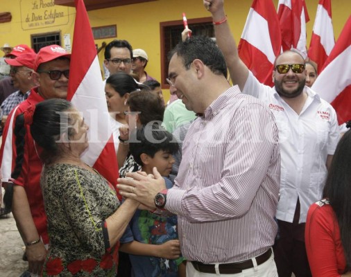 'Casa por Casa, Comunidad por Comunidad', la propuesta de seguridad de Luis Zelaya &nbsp;