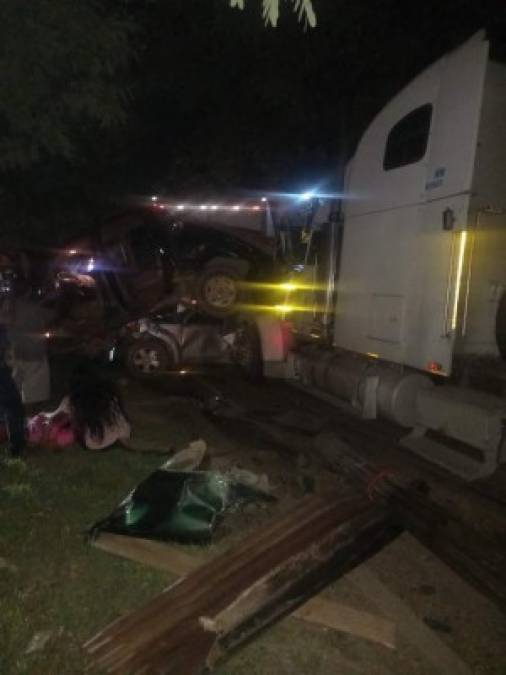 Imágenes del accidente que dejó unos ocho vehículos destruidos en Villanueva