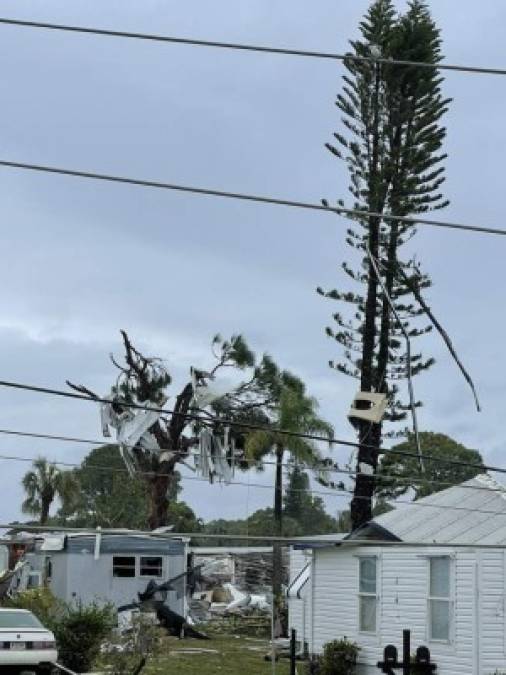 Caos y destrucción: Las imágenes que dejó el tornado en Florida