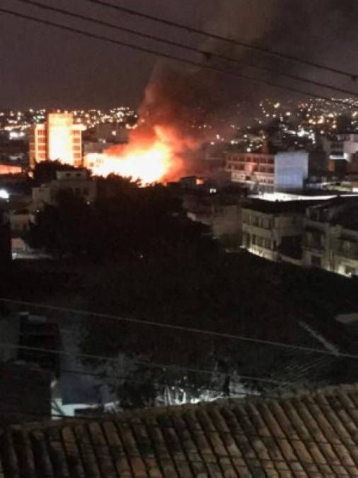 Las imágenes del voraz incendio en el casco histórico de la capital de Honduras