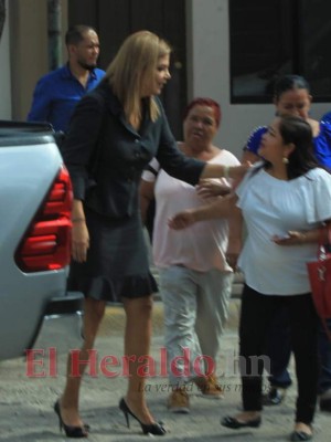 FOTOS: Confiada y sonriente llegó Lena Gutiérrez a lectura del fallo