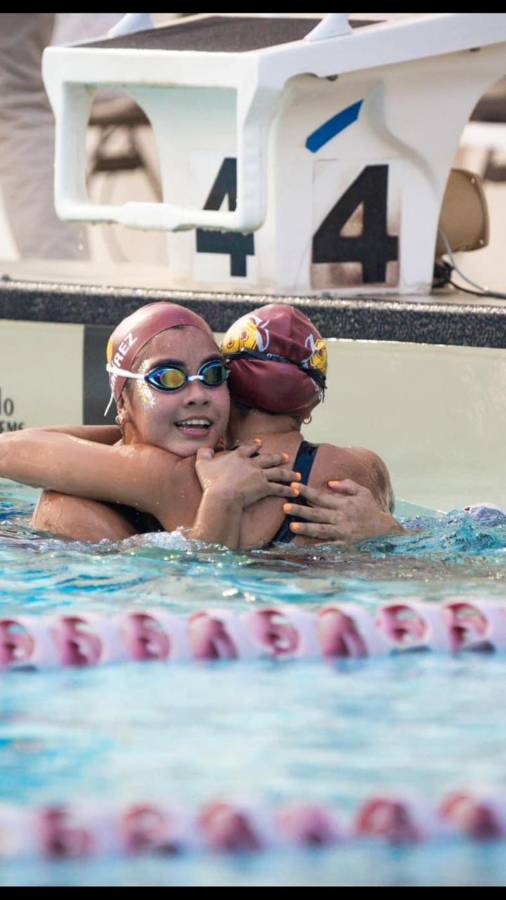 La nadadora hondureña Michell Ramírez cierra invicta en competencia de Puerto Rico
