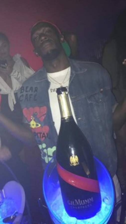 Un video muestra a Usain Bolt en una fiesta a solo horas de la final en Londres. (AFP)