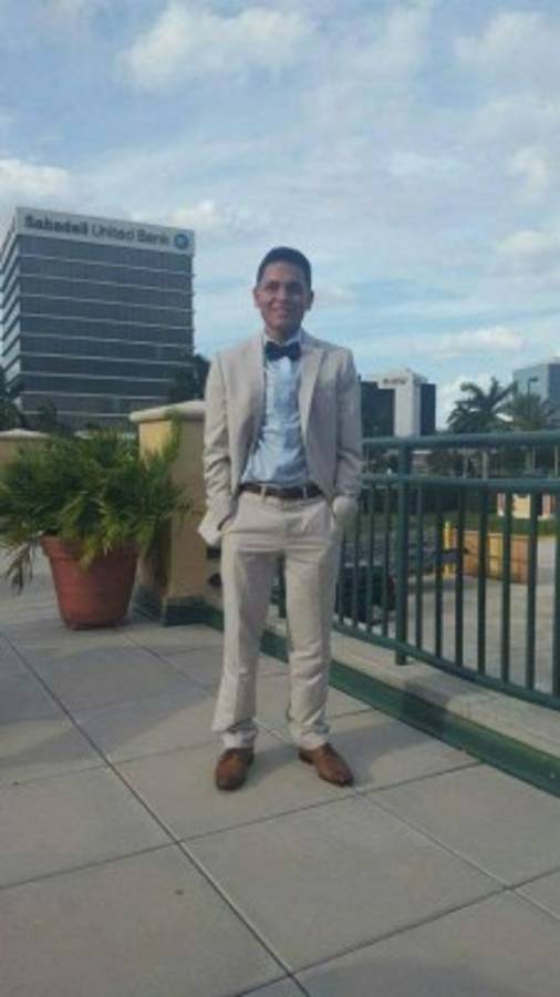 Lazo quien el próximo año estaría graduándose de High School recibió los primeros auxilios y fue trasladado al Hospital Palm West en West Palm Beach en Miami, allí los médicos dan pocas esperanzas de vida.