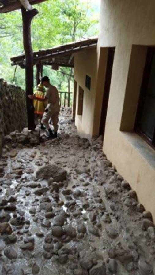 Evacuados, desbordamientos e incomunicados por lluvias en Honduras&nbsp;&nbsp;&nbsp;