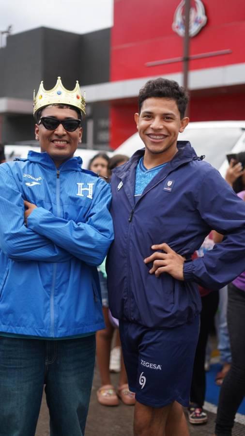 Supremo se reencuentra con su ex y show de portero en conferencia de tiktokers de Honduras y Nicaragua