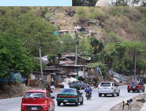 La salida a Olancho es una de las zonas más vulnerables de la capital, pues muchas personas buscan forma de sobrevivir de desperdicios que botan en el relleno sanitario.