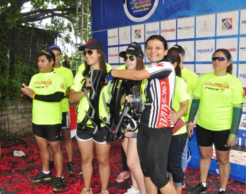 Lluvia de premios en la III Vuelta Ciclística