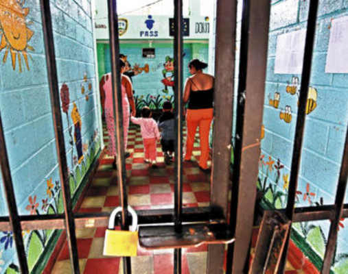 Honduras: Hijos purgan las penas de sus madres en prisión de Támara