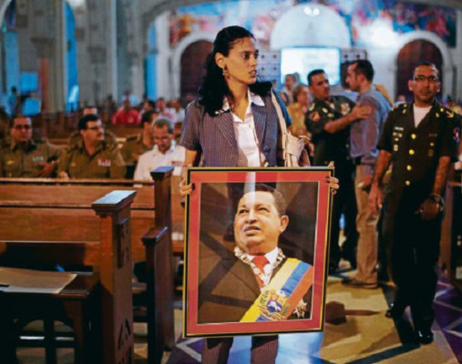 Maduro afirma mejoría de Chávez; Morales se llama al silencio