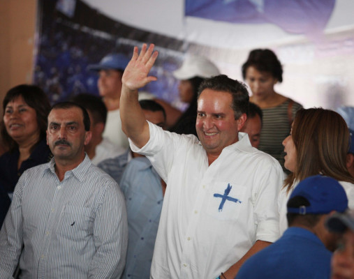 Ricardo se suma a JOH 'por amor a Honduras'