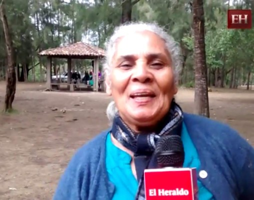 Saludo a los míos desde el parque de las Naciones Unidas, El Picacho